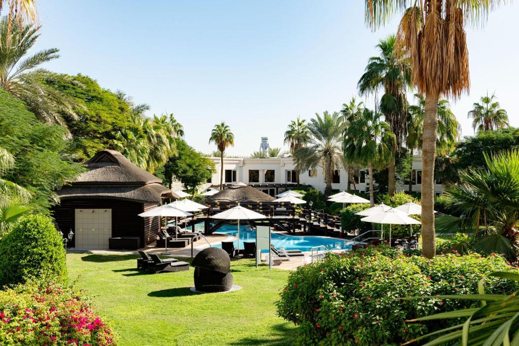 Premium Suite, Larger Suite, Garden View, with Executive Lounge Access - Image 21