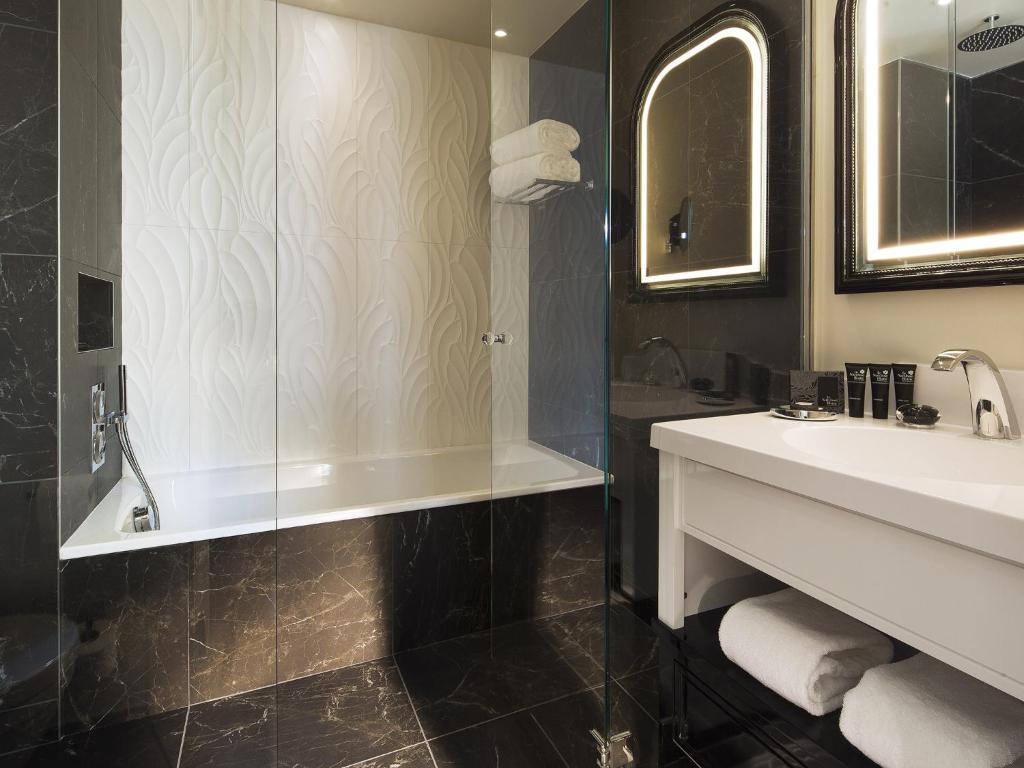 Executive Double Room - Image 3