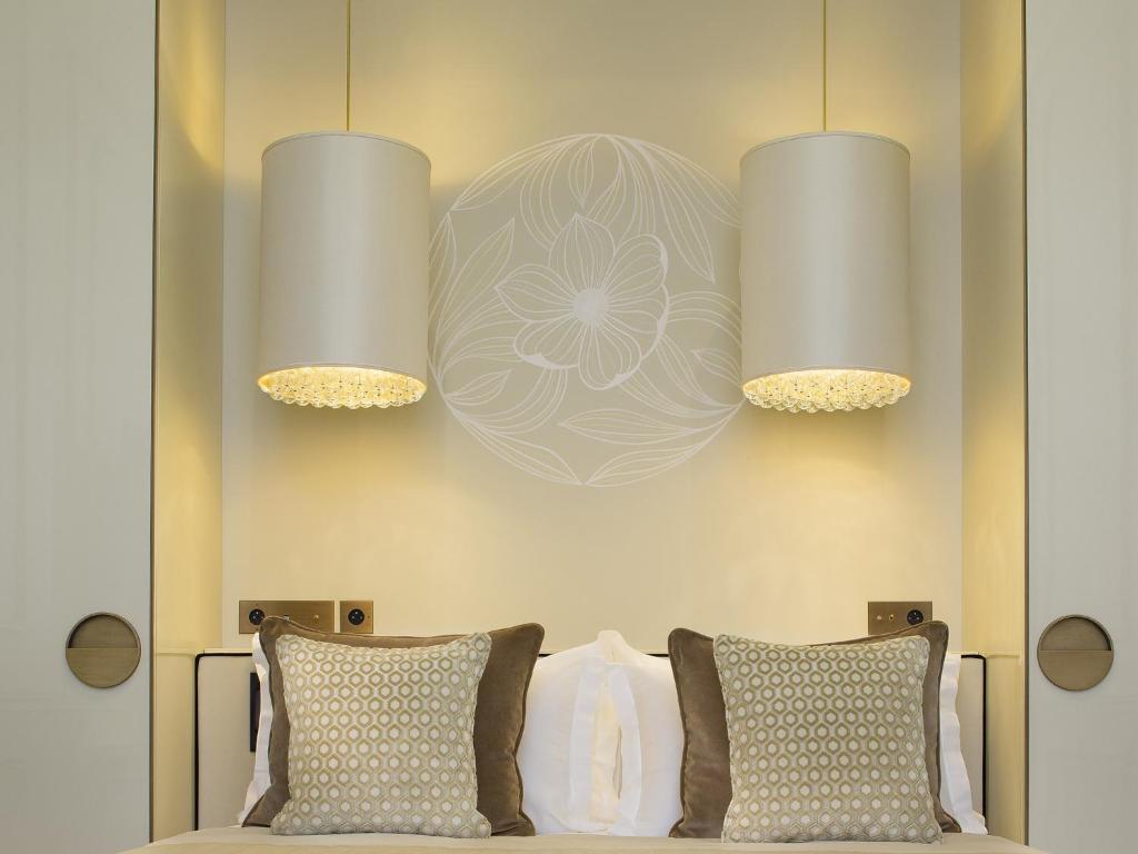 Junior Suite with living room - Image 7
