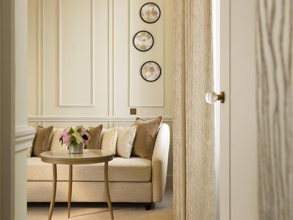 Junior Suite with living room - Image 9