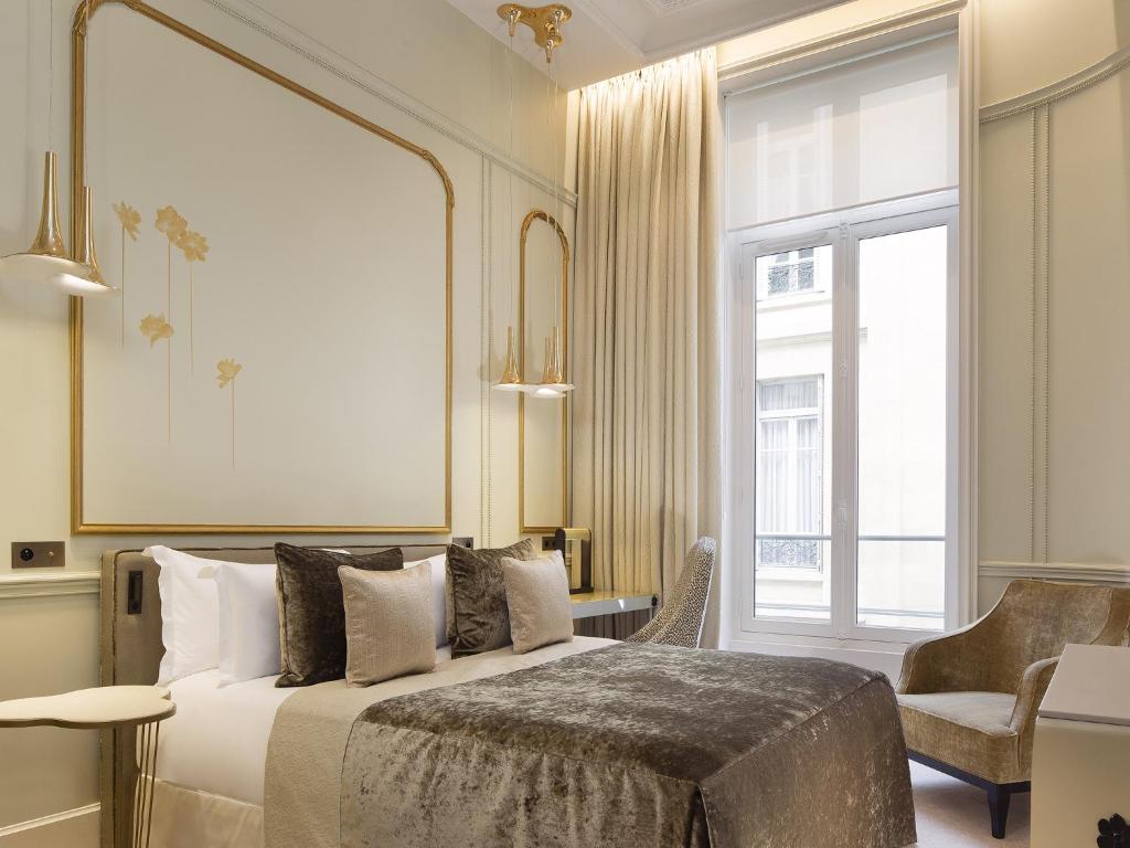 Superior Double Room - Image 5