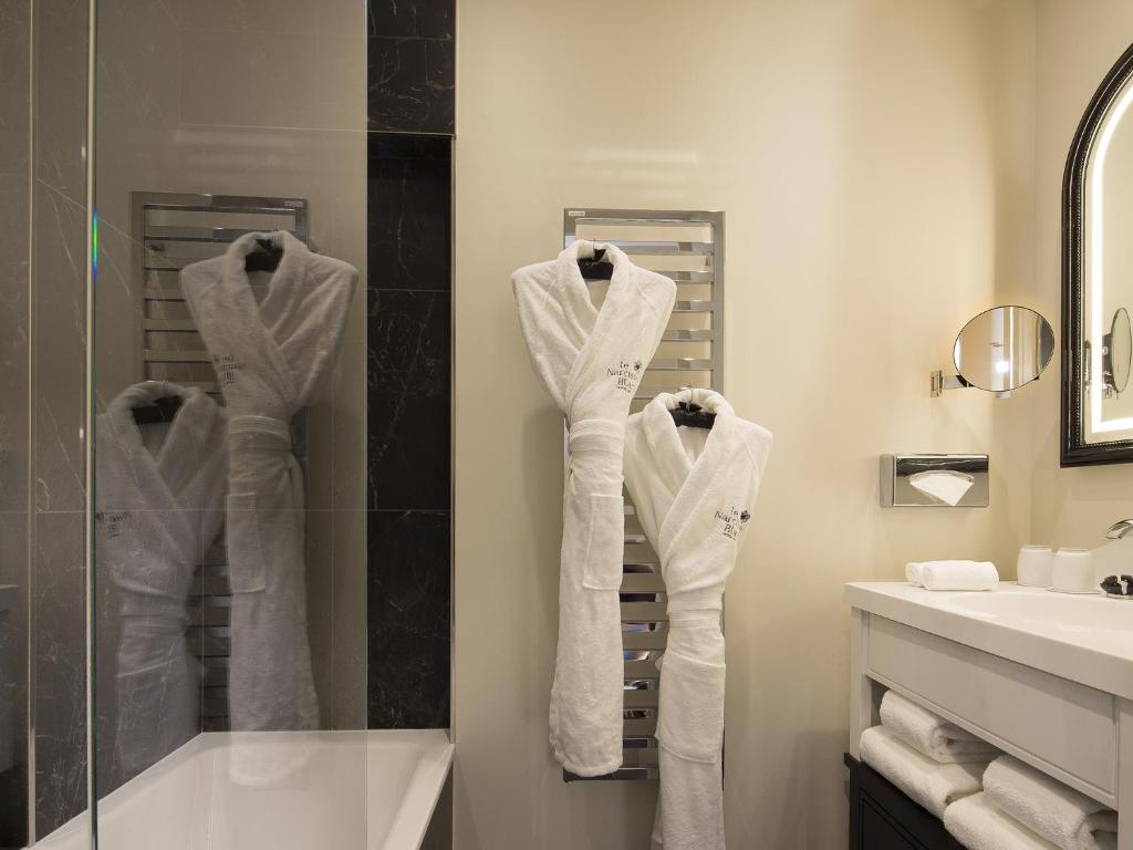 Superior Double Room - Image 8