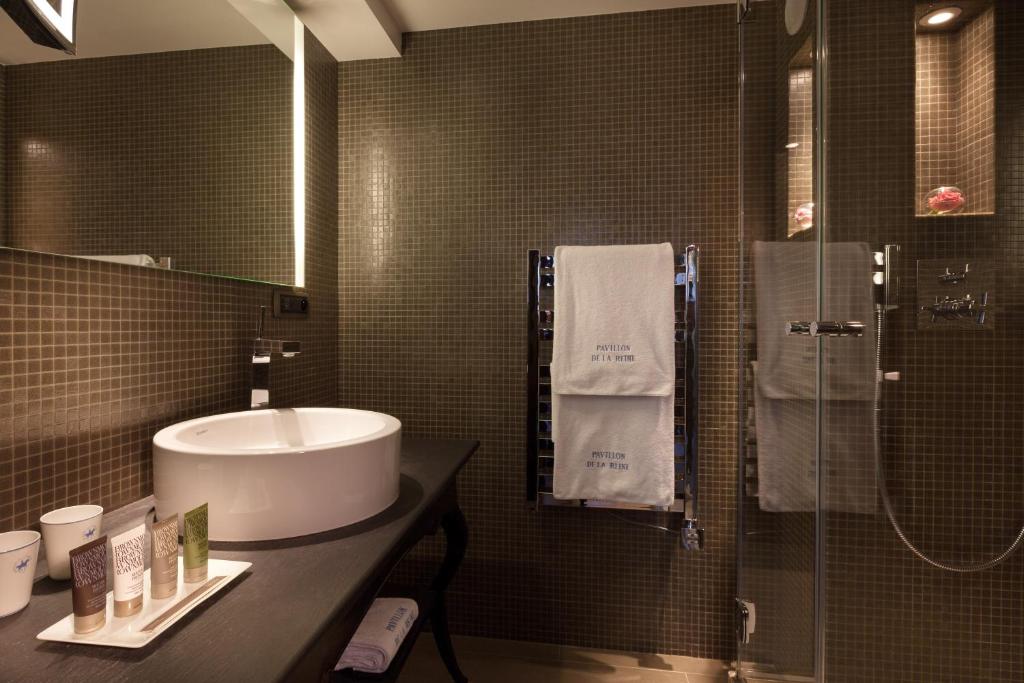 Deluxe Double or Twin Room - Image 3