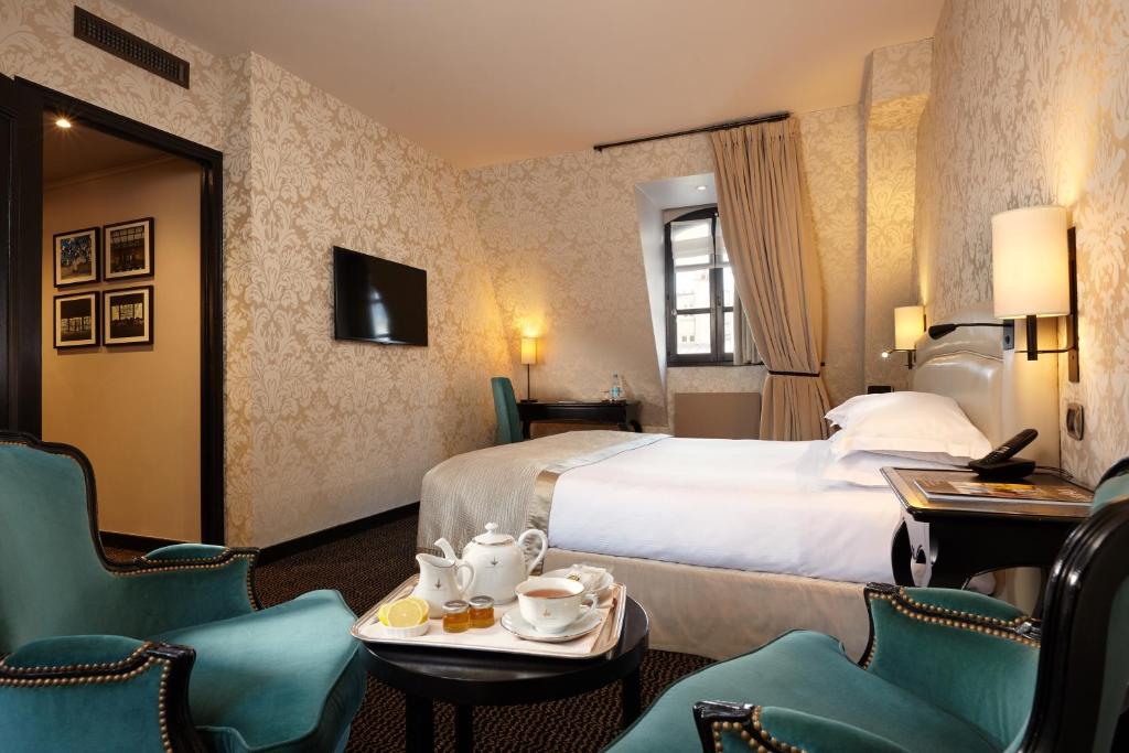 Deluxe Double or Twin Room - Image 5