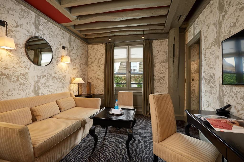 Junior Suite - Image 11