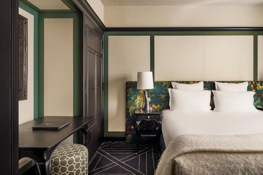 Superior Double or Twin Room - Image 10