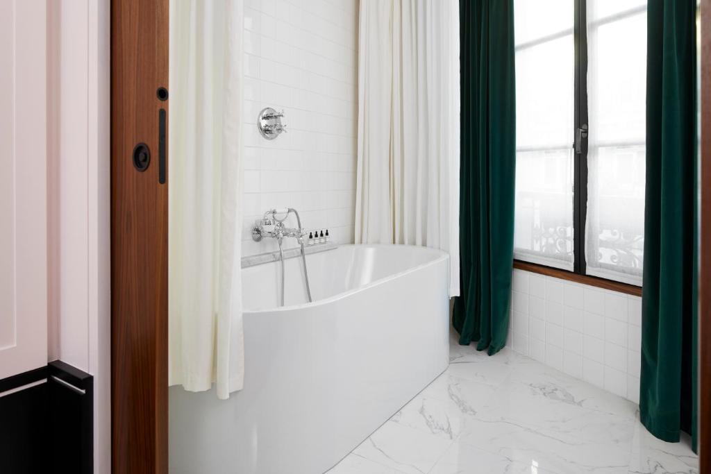 Comfort Double Room - Image 1