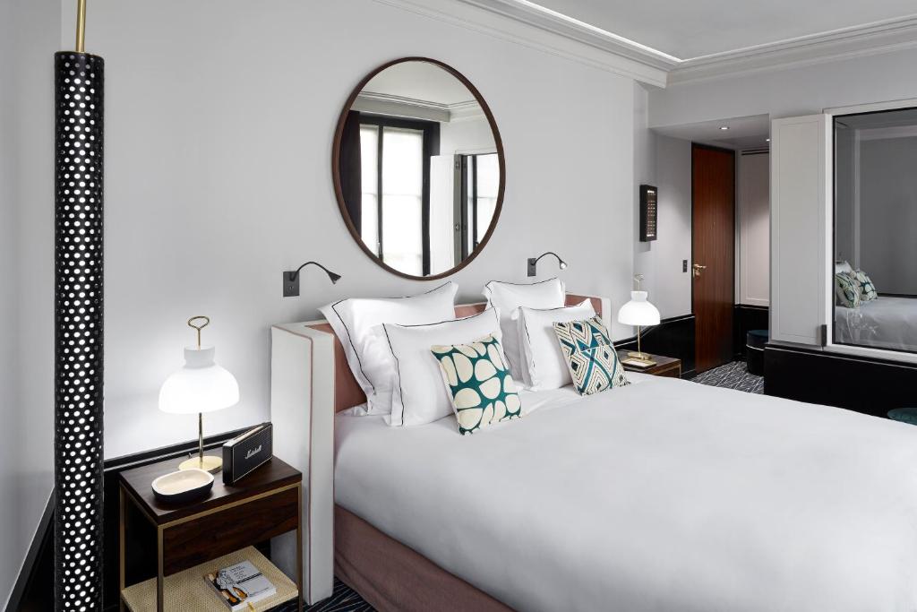 Superior Double or Twin Room - Image 6