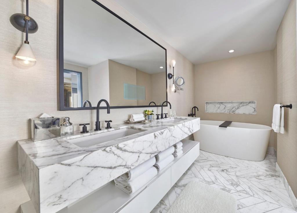 Bespoke 1-Bedroom Suite - Image 8