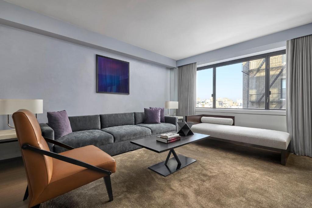 Bespoke 1-Bedroom Suite - Image 10