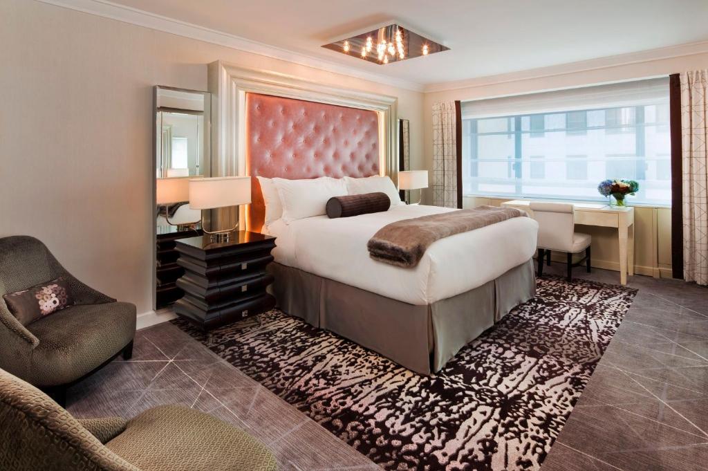 Glamour 1-Bedroom Suite - Image 2