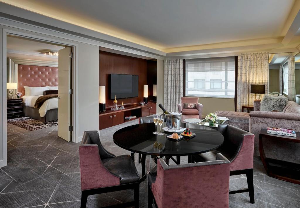 Glamour 1-Bedroom Suite - Image 5