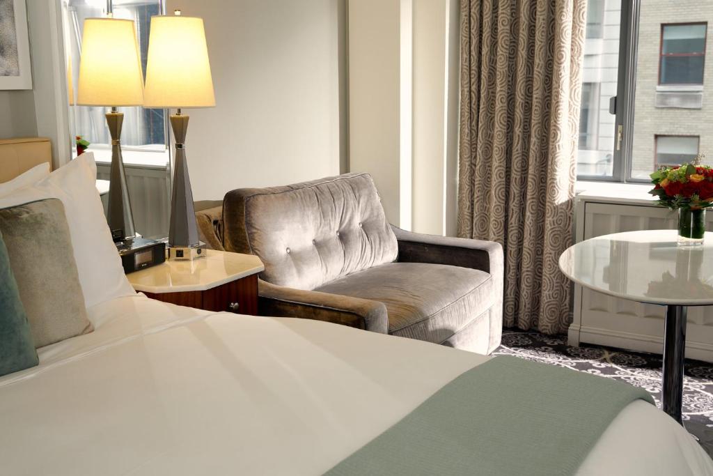 Grand Studio King Room - Image 3
