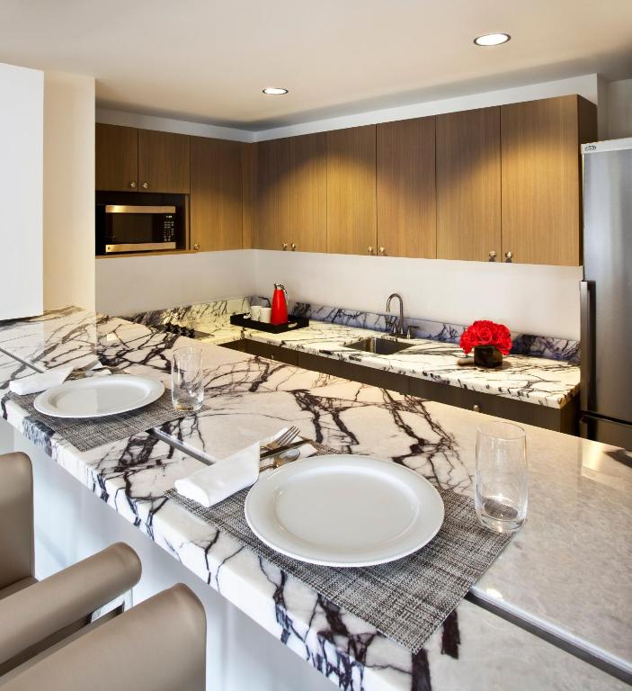 Terrace Suite North - Image 2