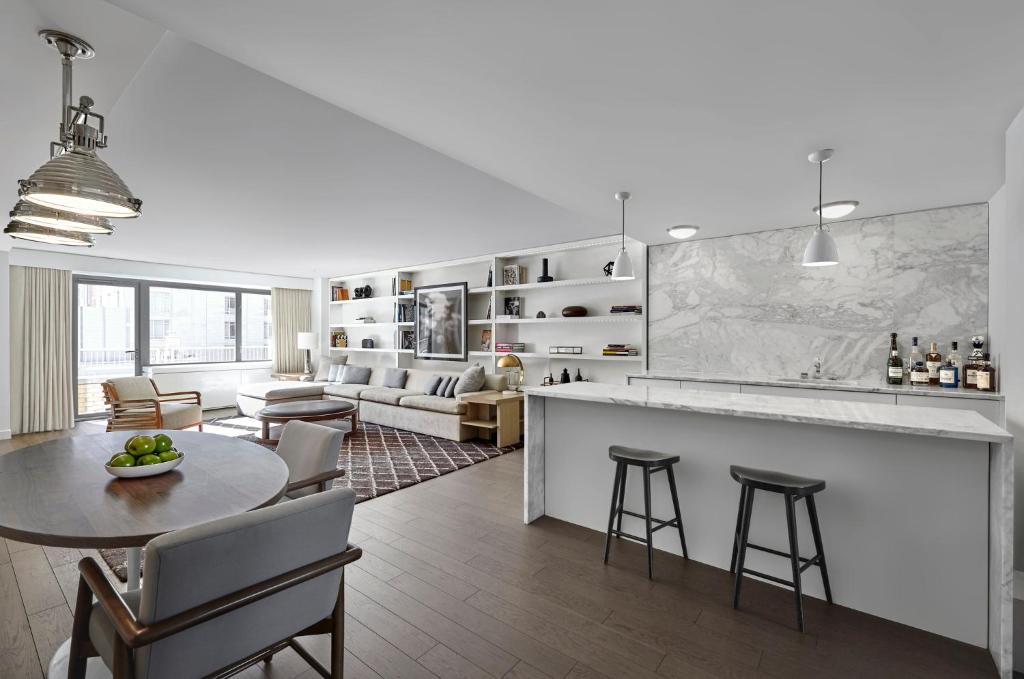 Uptown Bohemian 1-Bedroom Suite - Image 4