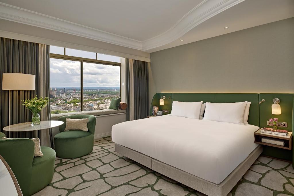 Deluxe King Room - Image 3