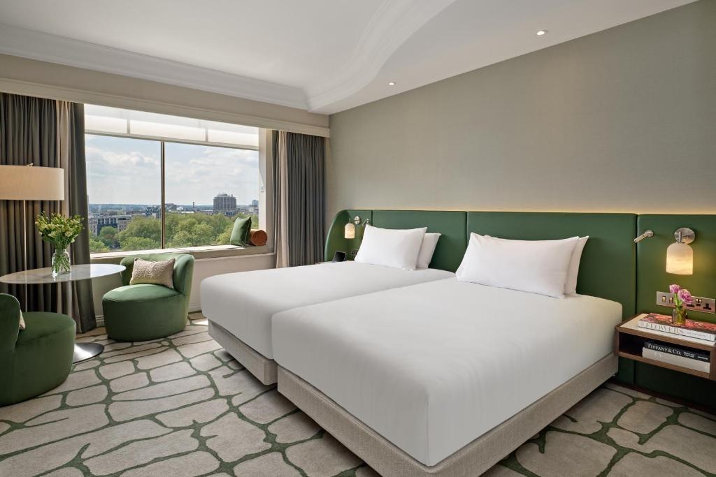 Executive Twin Room - Image 3