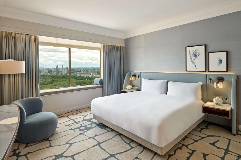 Grosvenor Suite with Lounge Access - Image 1