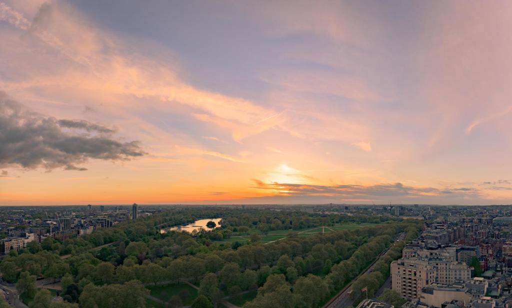 Mayfair Suite - Image 2