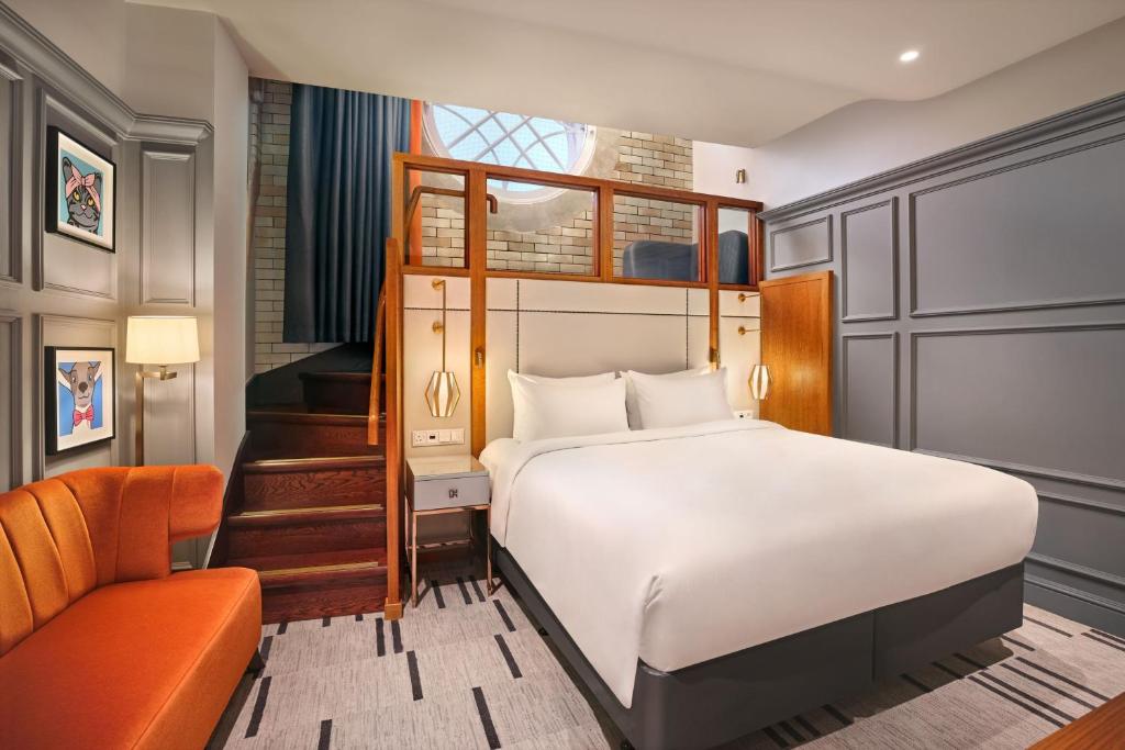 King Loft with River Thames View - Image 1