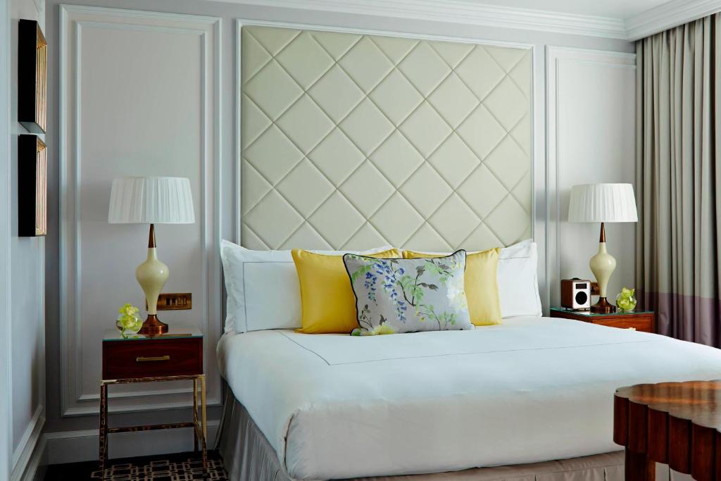 Executive Suite, Executive lounge access, 1 Bedroom Suite - Image 2