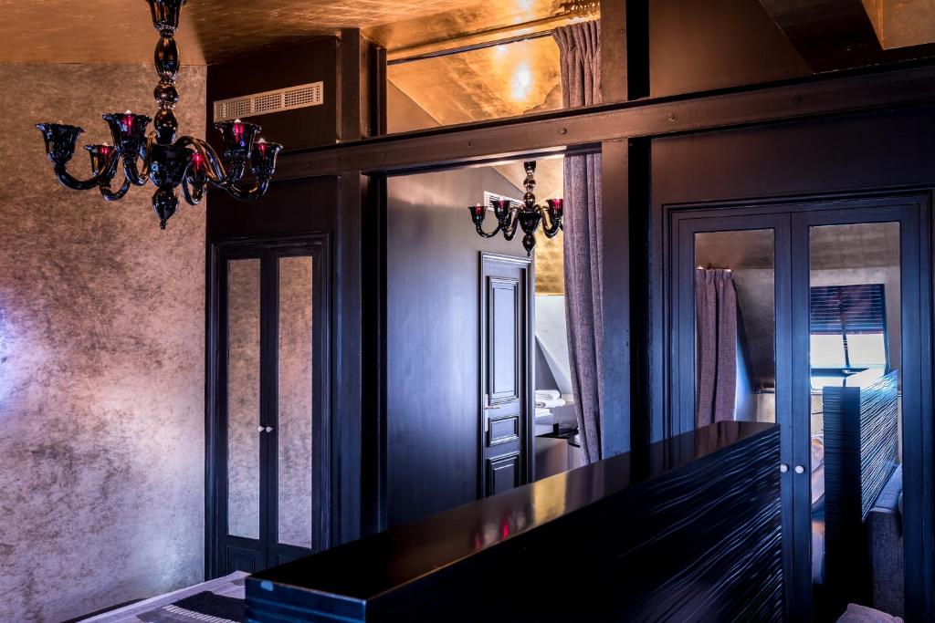 Champs-Elysées Suite - Image 15