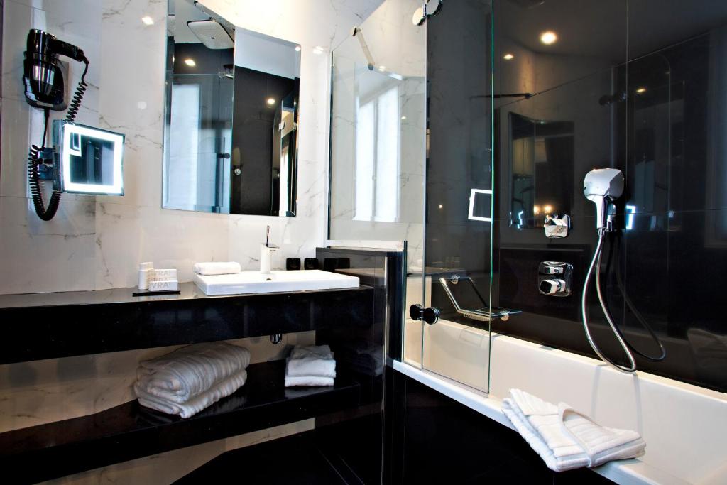 Executive Double or Twin Room - Image 8