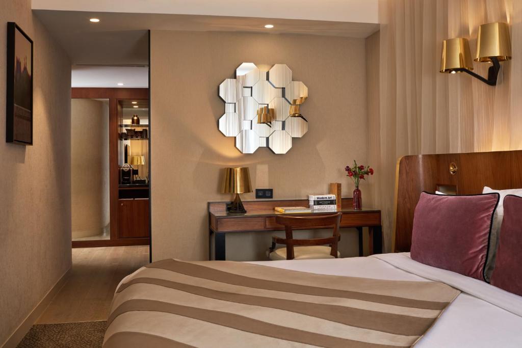 Deluxe Twin Room - Image 1