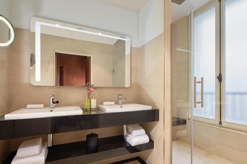Executive Twin Room - Image 2