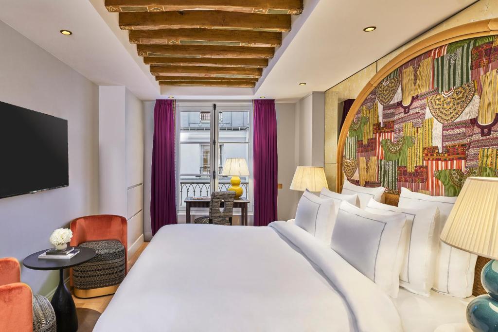 Double Room with Courtyard View - Image 2