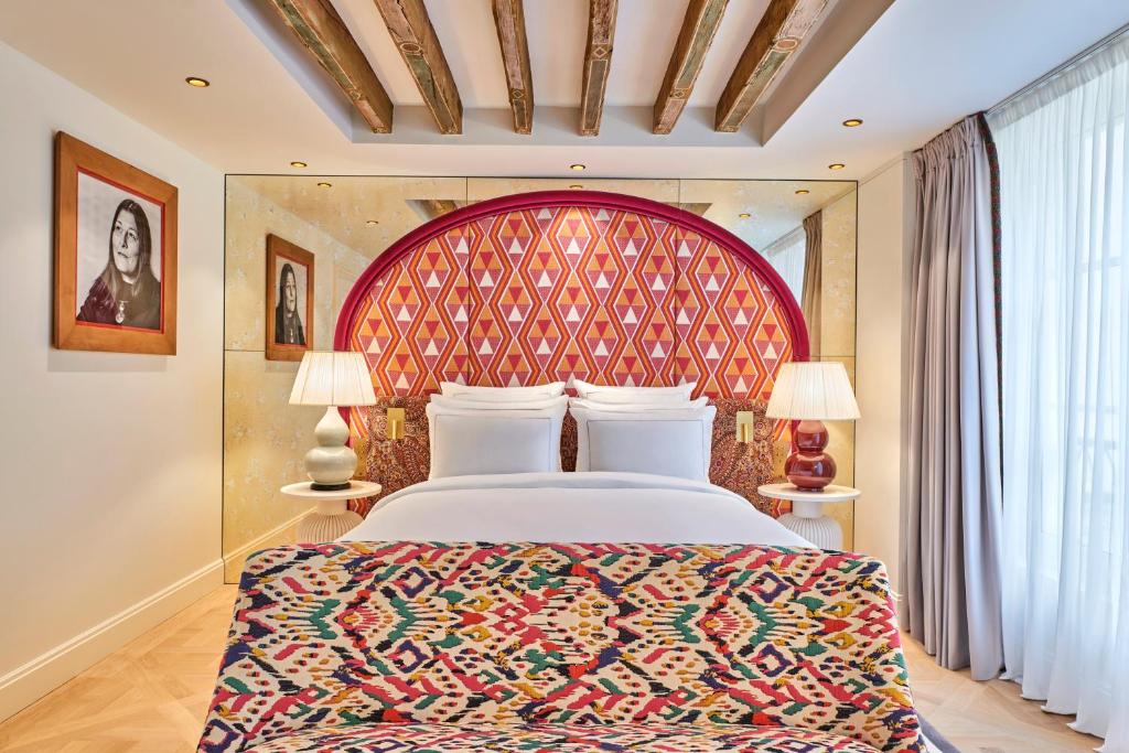 Double Room with Courtyard View - Image 5