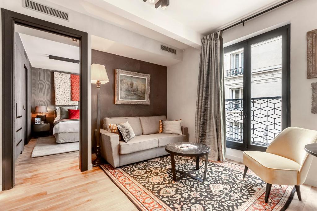 Deluxe Apartment - Image 3