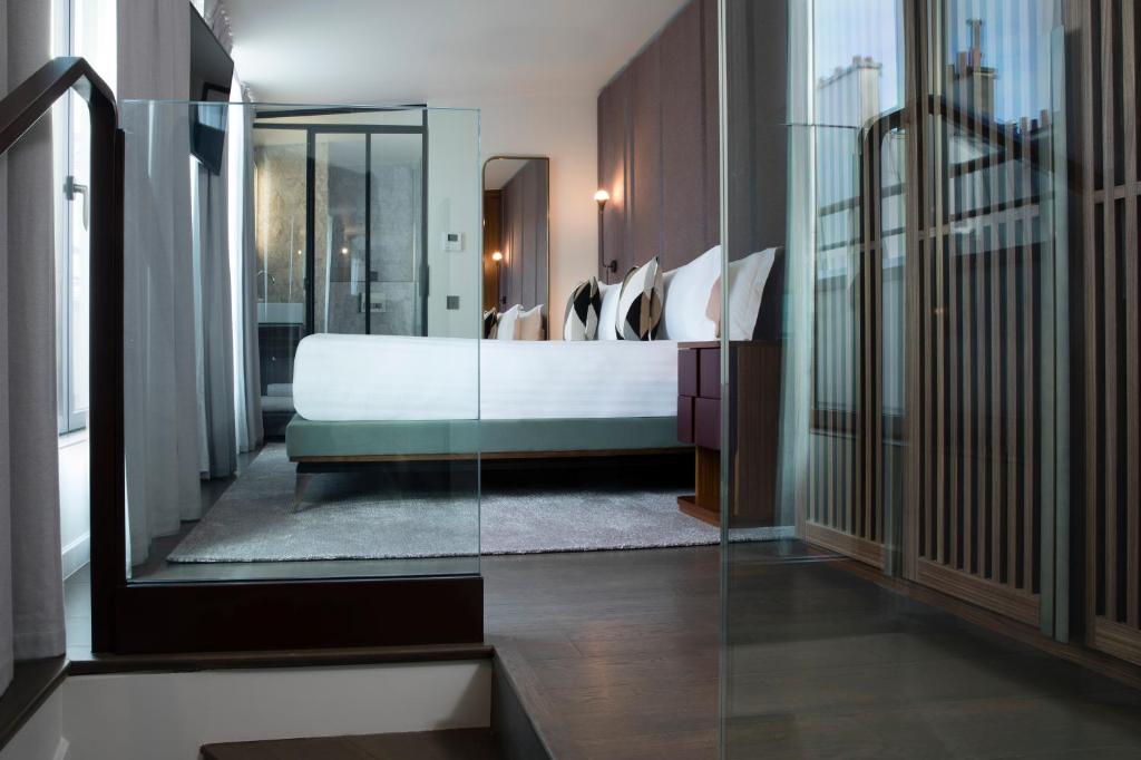 Deluxe Double Room - Image 5