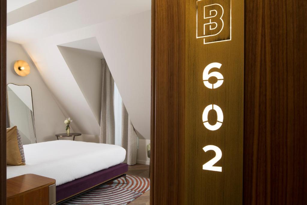 Superior Double or Twin Room - Image 4