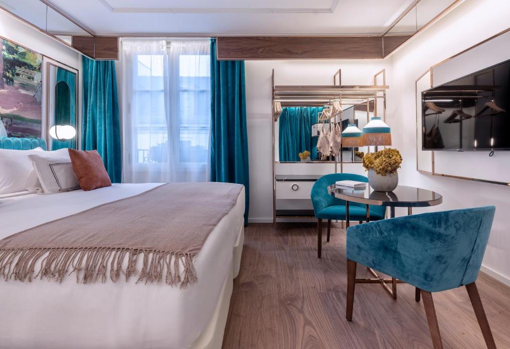 Deluxe Room - Image 10