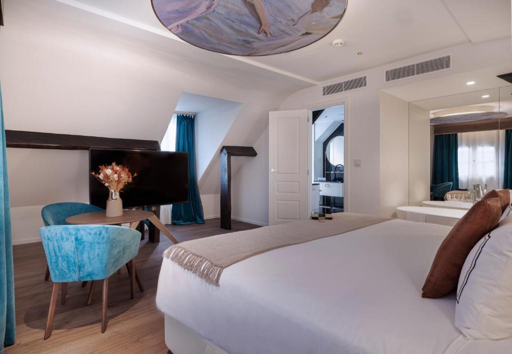 Elena Sorolla Suite - Image 2