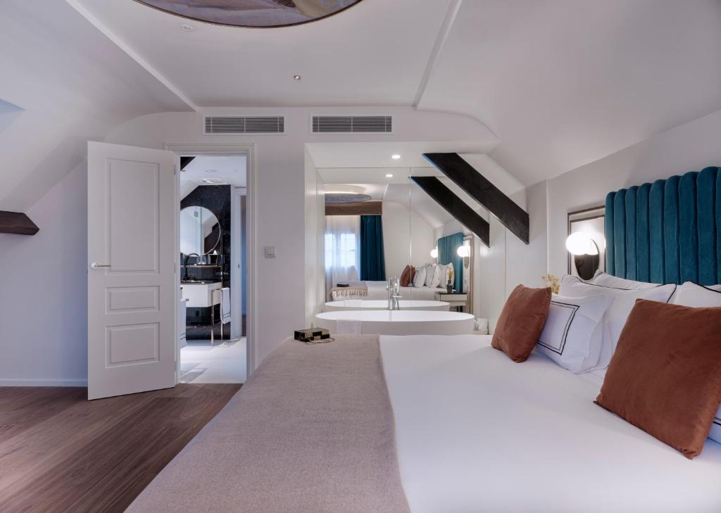 Elena Sorolla Suite - Image 4