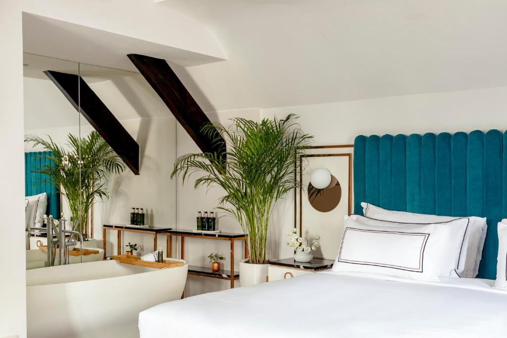 Elena Sorolla Suite - Image 9