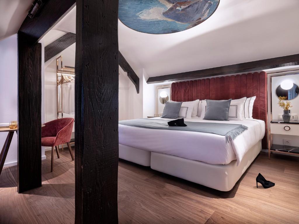 Maria Sorolla Grand Suite - Image 7