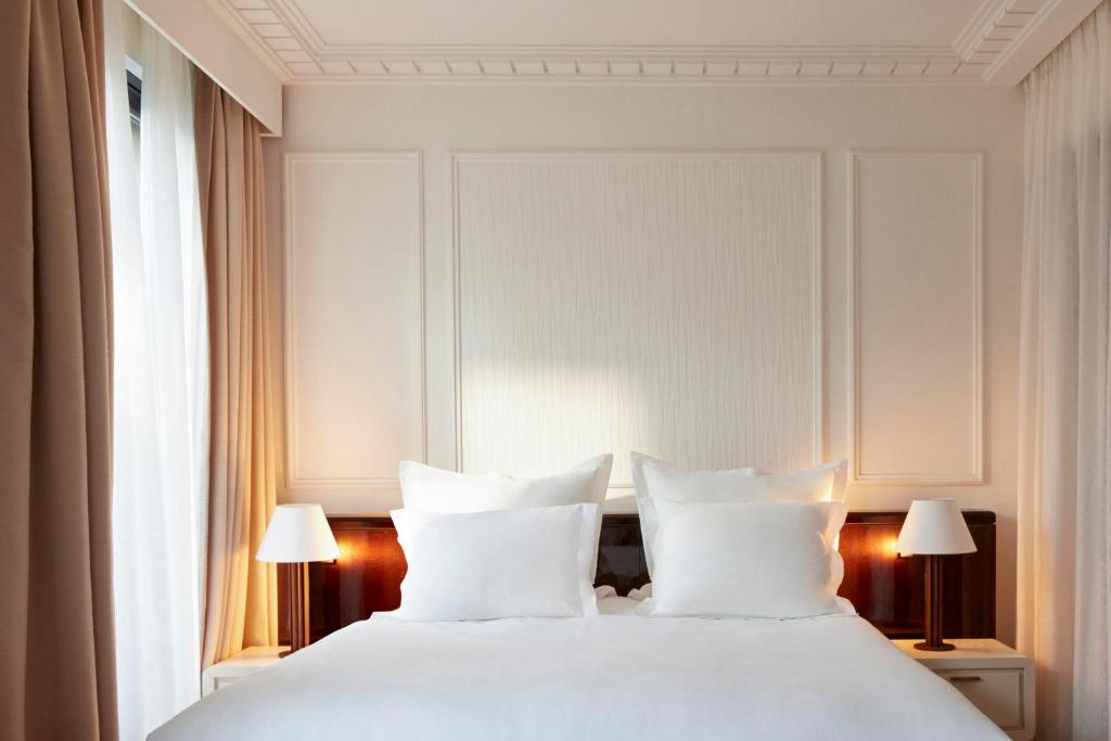 Deluxe Double or Twin Room - Image 3