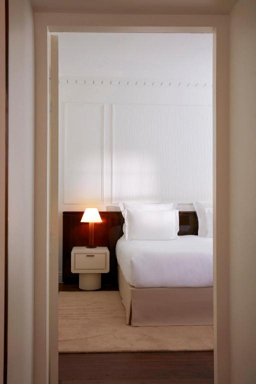 Deluxe Double or Twin Room - Image 4