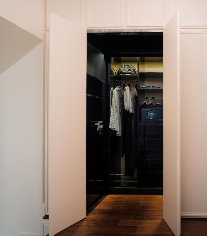 Deluxe Suite - Image 5