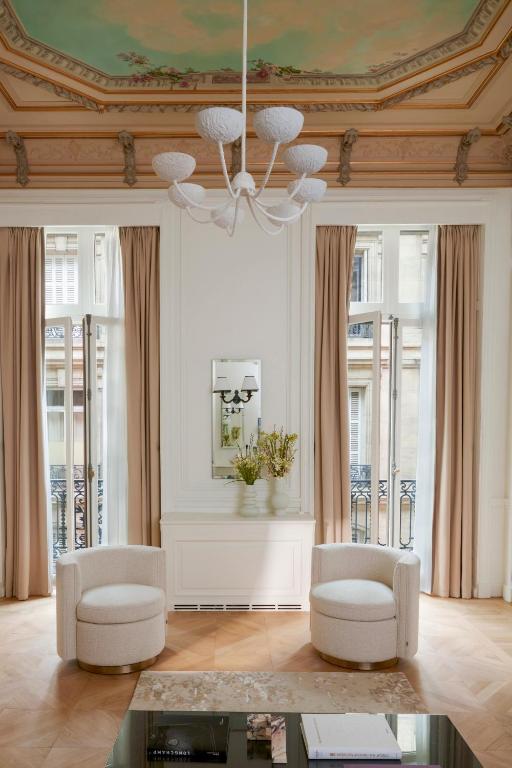 Grand Prestige Suite - Image 3
