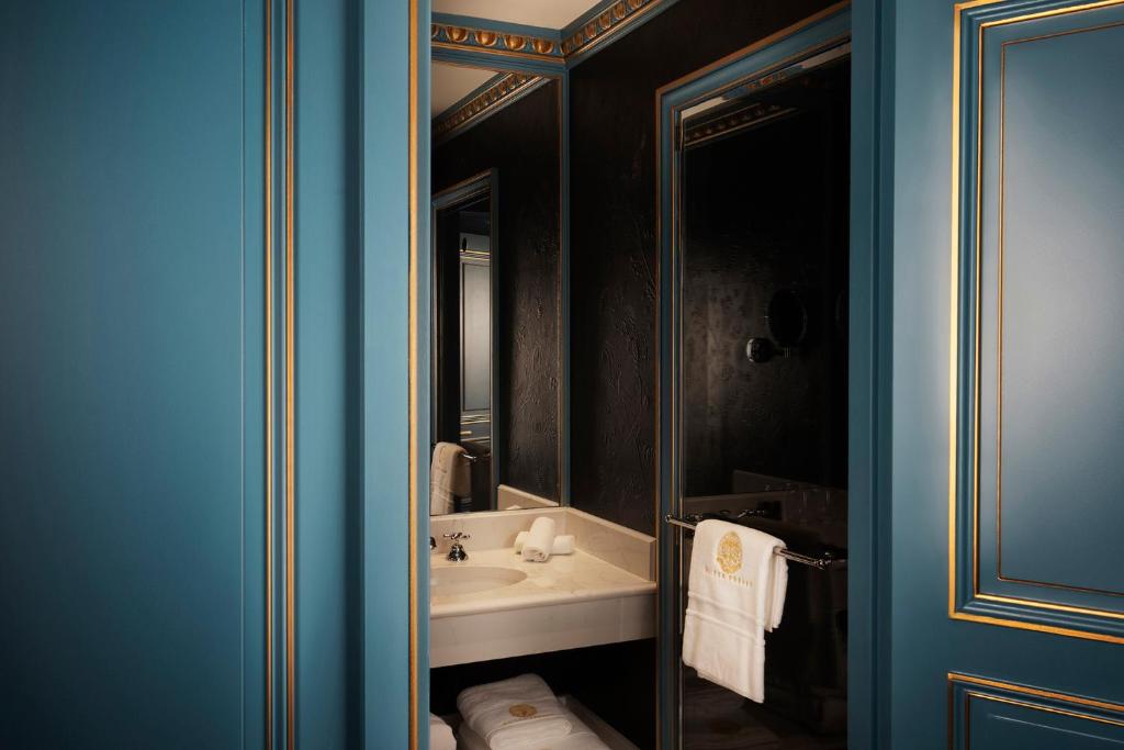 Deluxe Room - Image 18