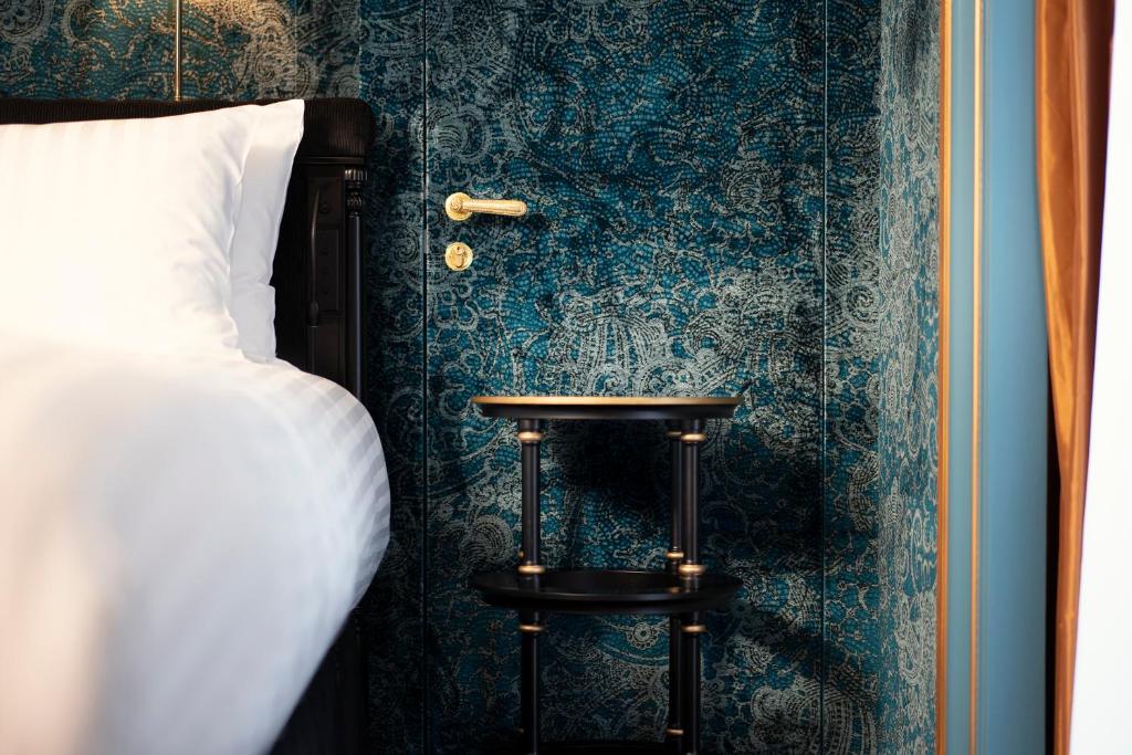 Marcel Proust  Deluxe Room - Image 7