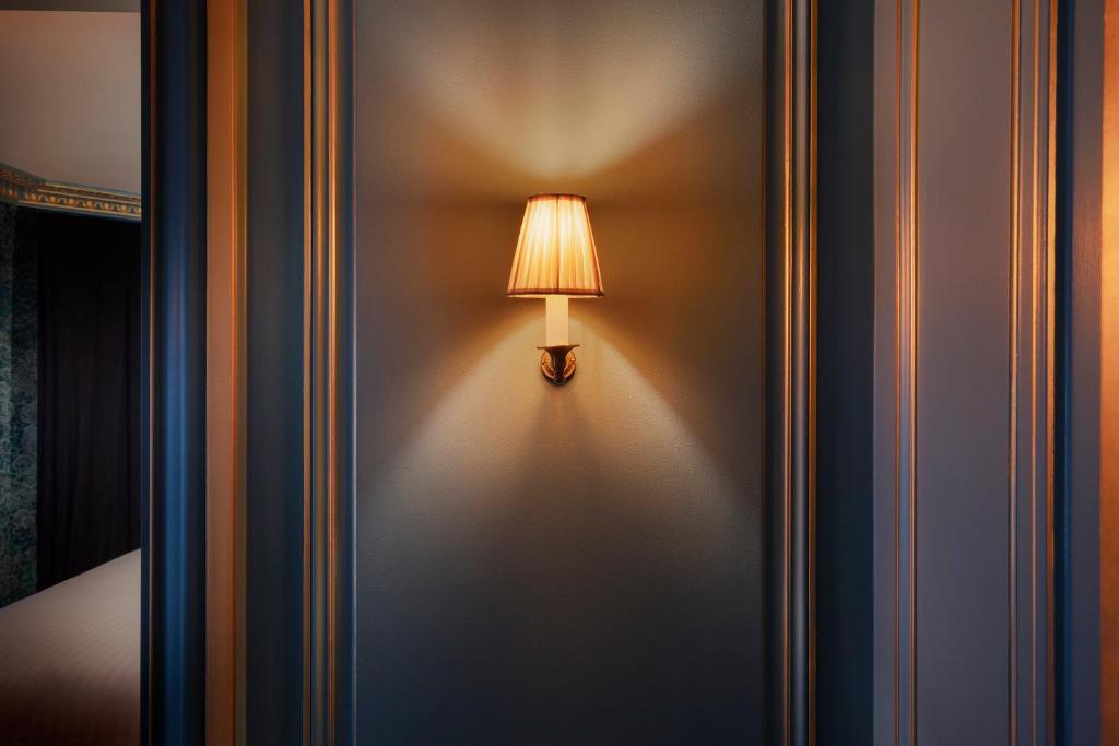 Marcel Proust Junior Suite - Image 3
