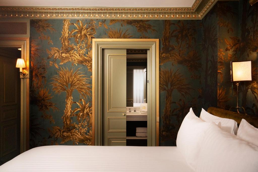 Two Bedroom Suite - Image 9