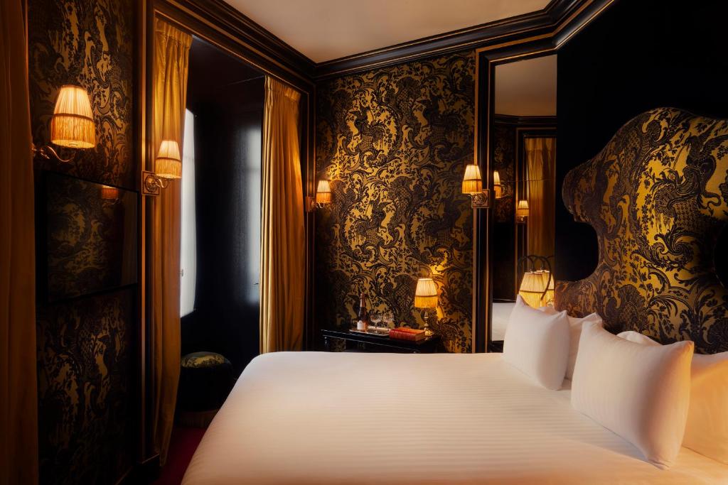 Deluxe Double Room - Image 2