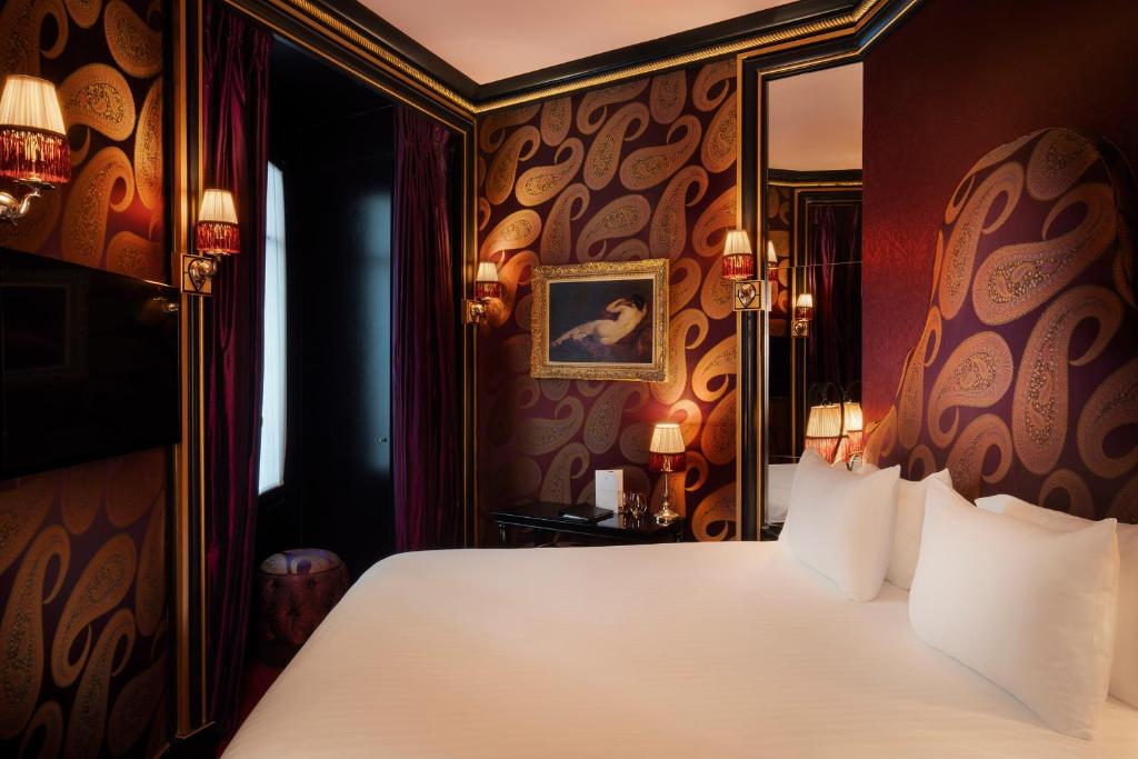 Deluxe Double Room - Image 5