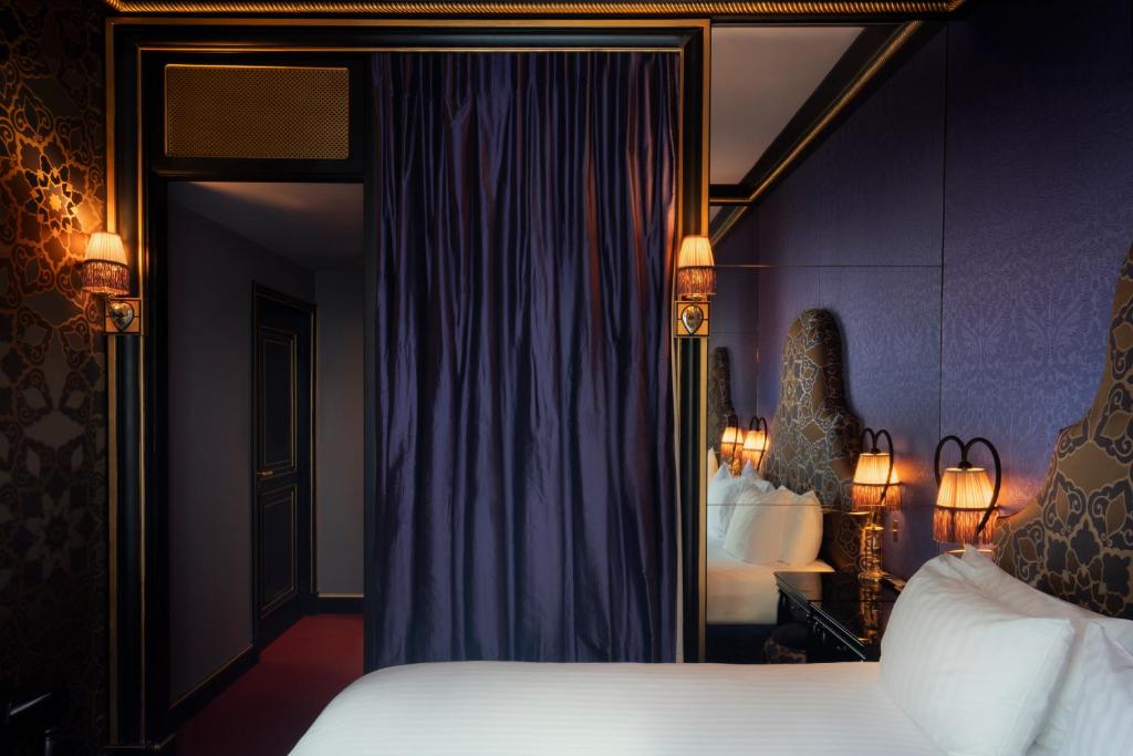 Deluxe Double Room - Image 9